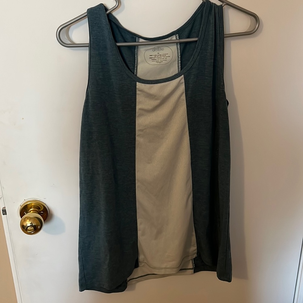 Oiselle tank